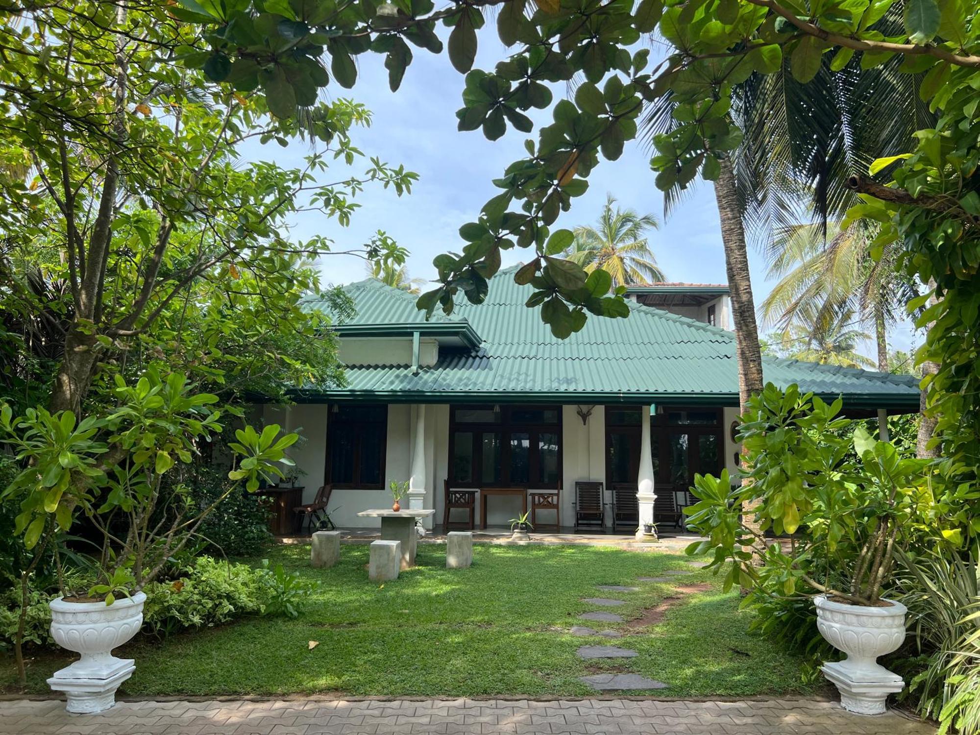 Lohas Beach Resort Villa Kalutara Esterno foto