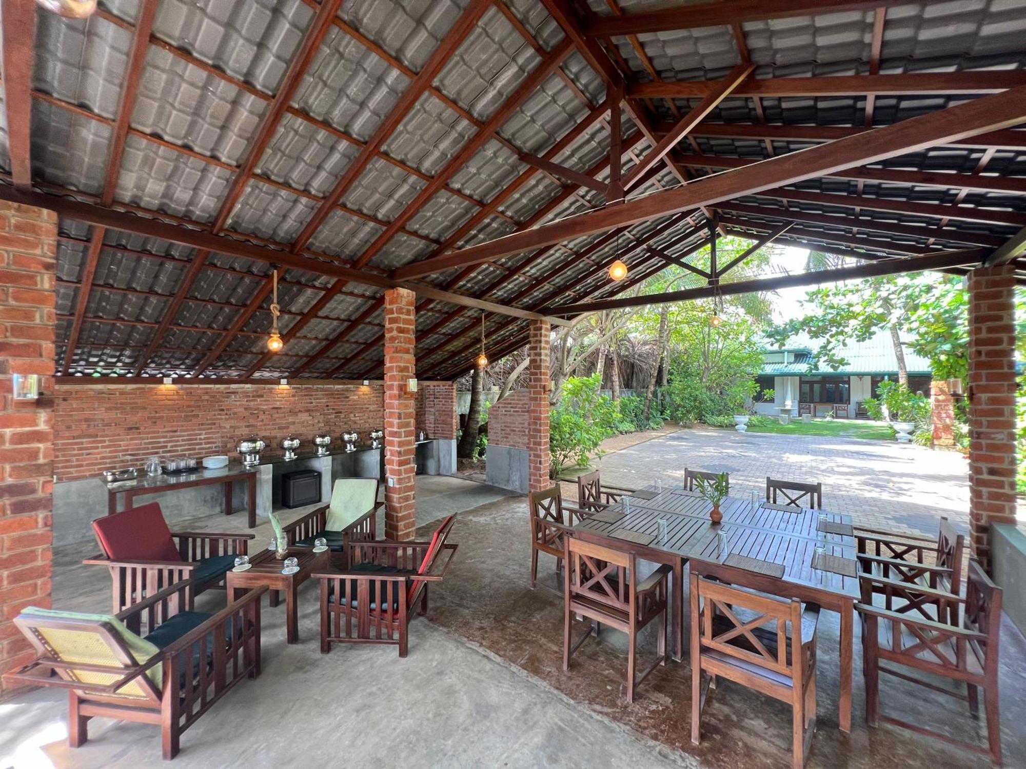 Lohas Beach Resort Villa Kalutara Esterno foto