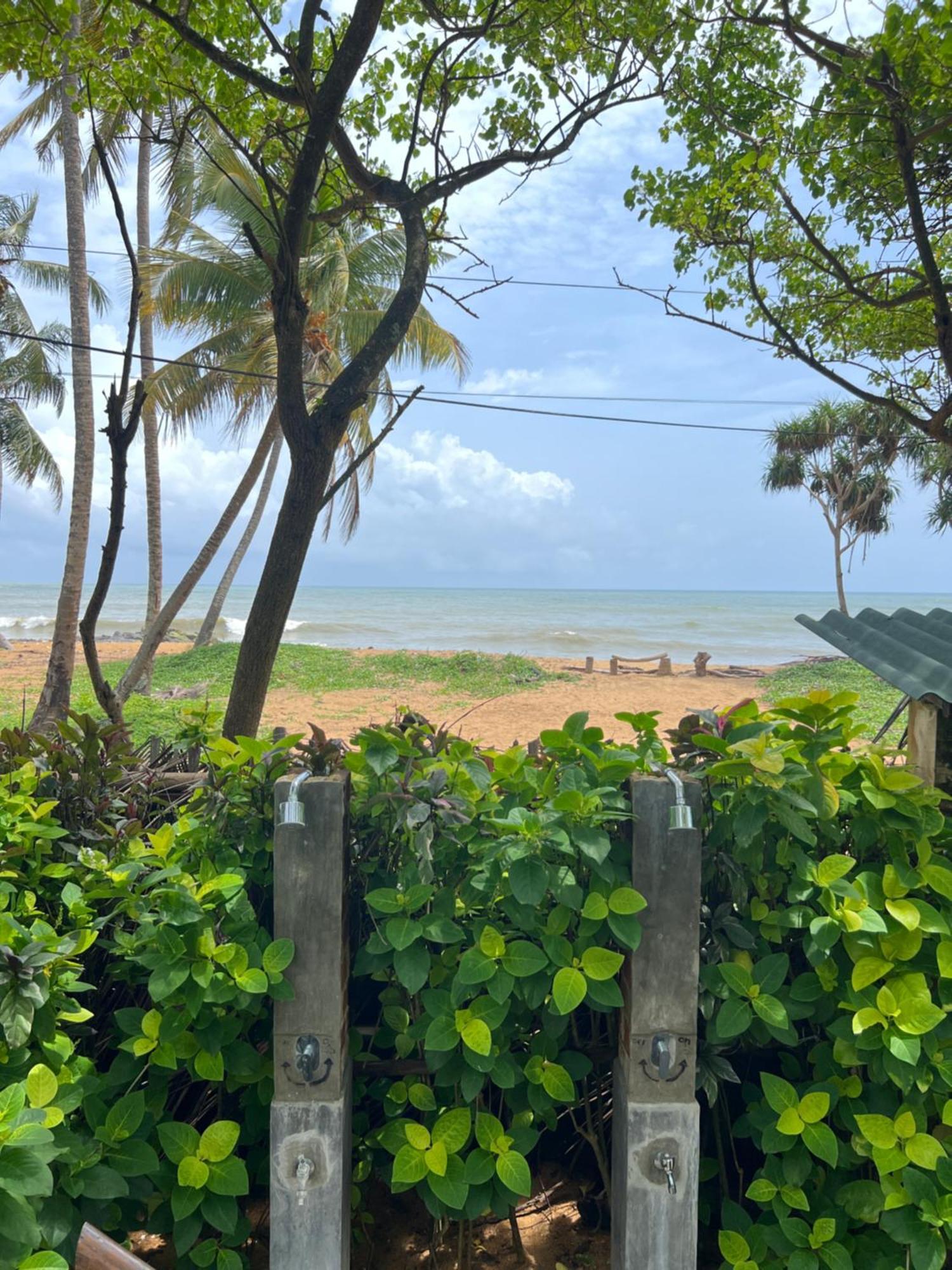 Lohas Beach Resort Villa Kalutara Esterno foto